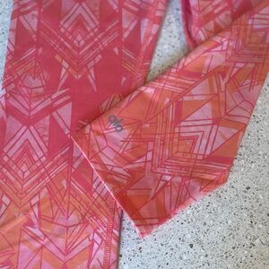 ALO Guava pink/orange capri leggings, SMALL